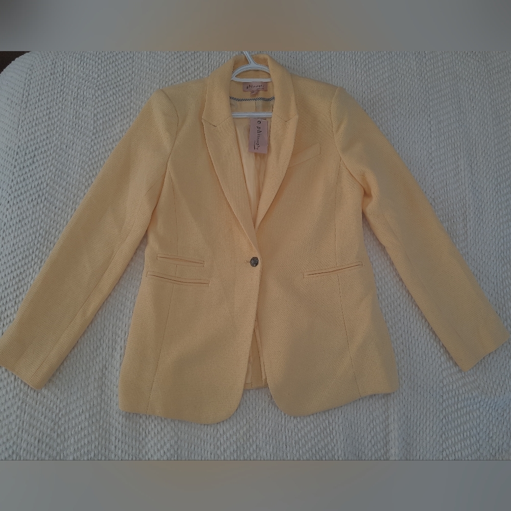 NWT philosophy Blazer. Women's size 6 Yellow